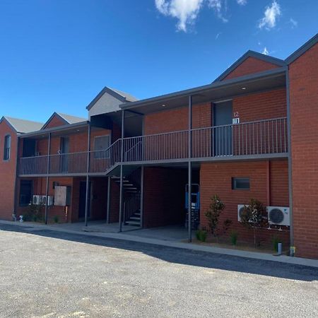 Railway Motel Миртлфорд Экстерьер фото